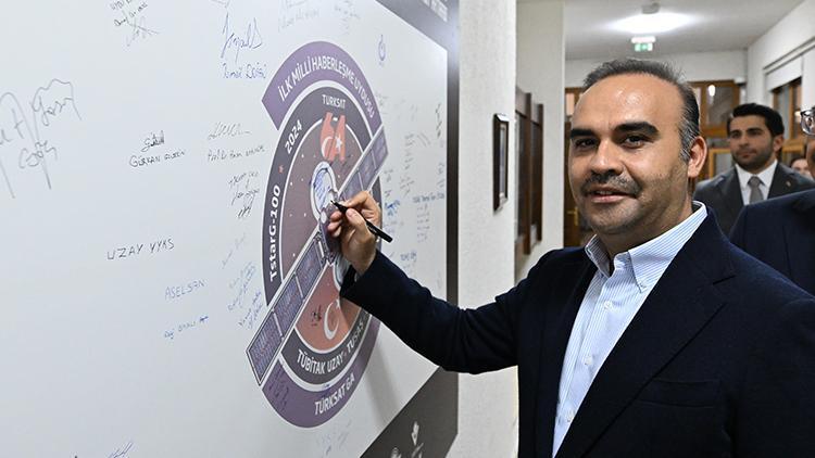 Bakan Kacır: TÜRKSAT 6A test yörüngesi olan 50° Doğu yörüngesine yerleşti Bakan Kacır: TÜRKSAT 6A test yörüngesi olan 50° Doğu yörüngesine yerleşti